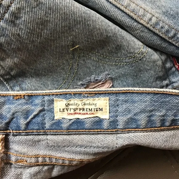 Levi distressed high-waisted jean shorts - Picture 8 of 9